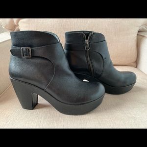 Kork Ease Booties. Size 9/40.5